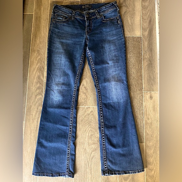 Silver Jeans Suki Mid Rise Boot Cut - Picture 2 of 8